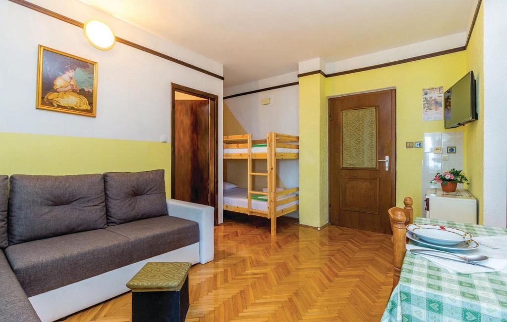 Apartments Anita Sibinj Krmpotski Exterior foto